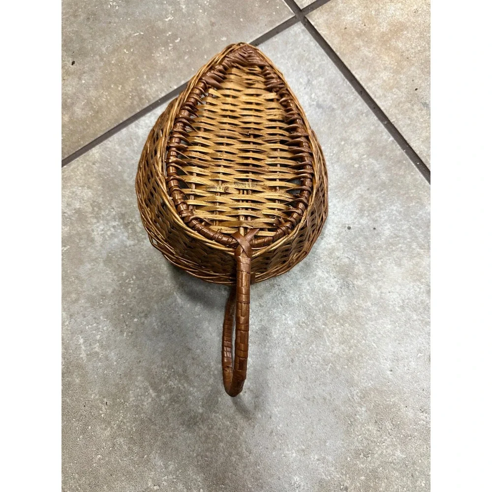 Woven Wicker Basket Home Decor Teardrop Leaf Shape Brown 13.5 Inch